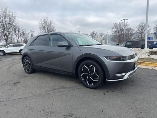 2024 Hyundai IONIQ 5 SEL