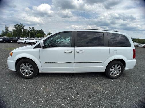 Bright White Clearcoat 2014 Chrysler Town & Country Touring