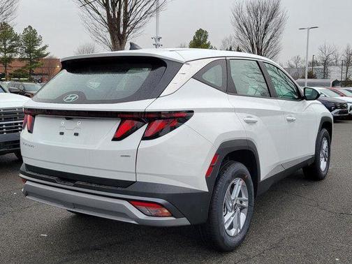 2026 Hyundai TUCSON SE