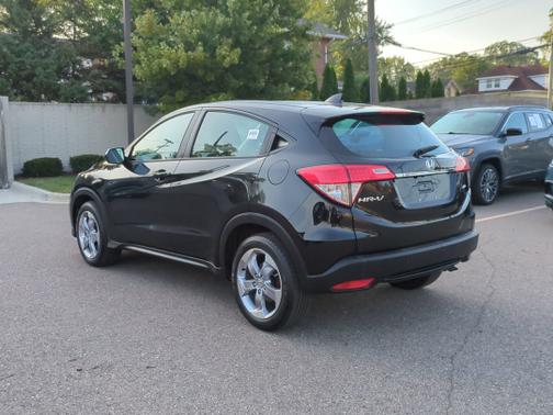 Crystal Black Pearl 2021 Honda HR-V