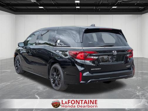Crystal Black Pearl 2025 Honda Odyssey