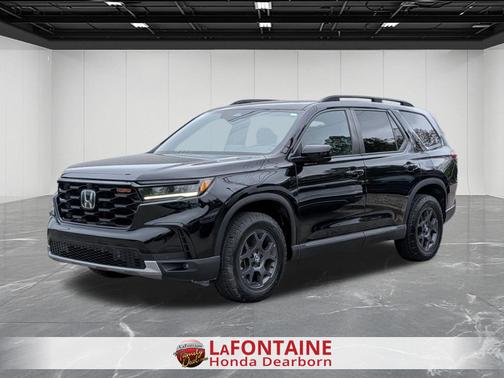 Crystal Black Pearl 2025 Honda Pilot