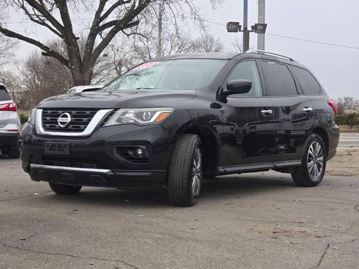 2019 Nissan Pathfinder SV 4dr SUV