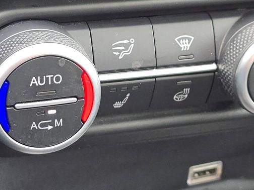 2017 Alfa Romeo Giulia Ti