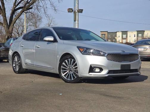 2017 Kia Cadenza Premium 4dr Sedan