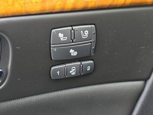 2011 Cadillac DTS Platinum Collection