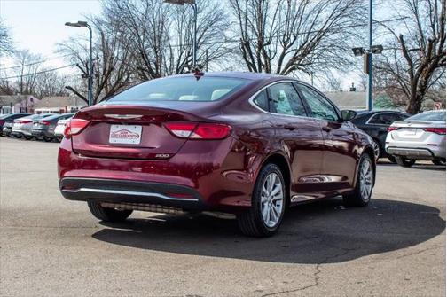 2017 Chrysler 200 Limited