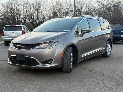 2018 Chrysler Pacifica Touring-L Plus