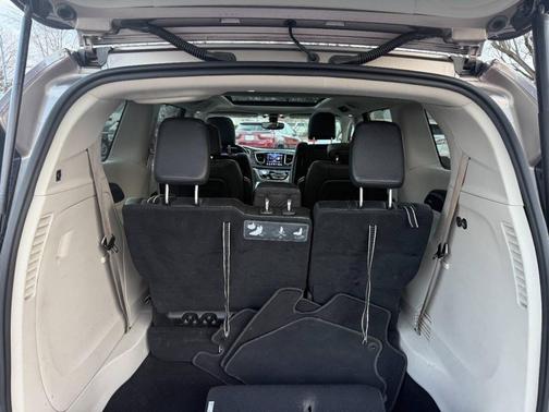 2018 Chrysler Pacifica Touring-L Plus