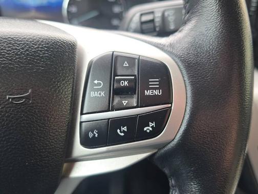 2022 Ford Explorer XLT AWD 4dr SUV