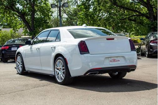 2019 Chrysler 300 Touring