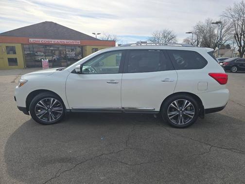 2017 Nissan Pathfinder Platinum