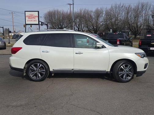 2017 Nissan Pathfinder Platinum