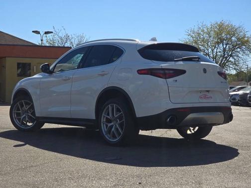 2018 Alfa Romeo Stelvio Base