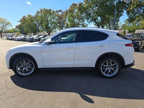 2018 Alfa Romeo Stelvio Base