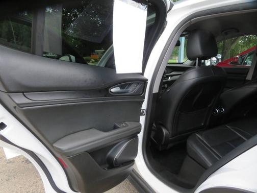 2018 Alfa Romeo Stelvio Base