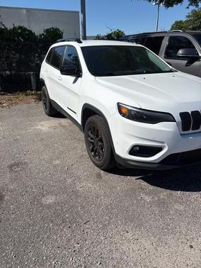 2023 Jeep Cherokee Altitude Lux