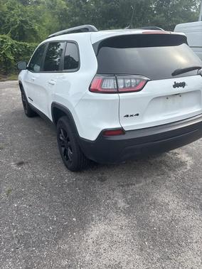 2023 Jeep Cherokee Altitude Lux