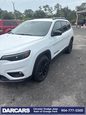 2023 Jeep Cherokee Altitude Lux