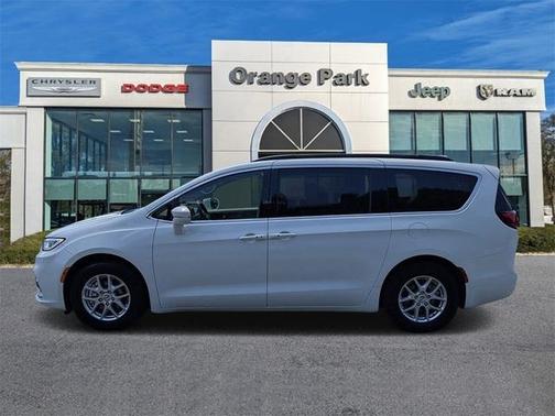 2022 Chrysler Pacifica Touring-L