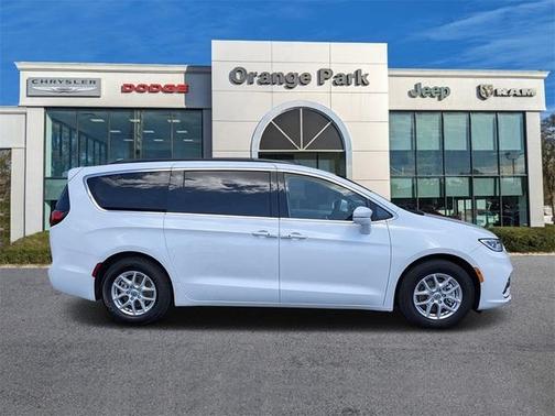 2022 Chrysler Pacifica Touring-L