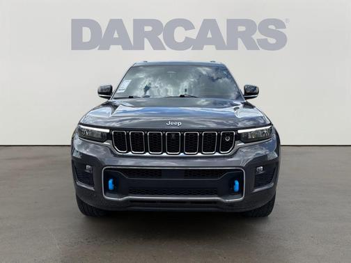 Metallic 2022 Jeep Grand Cherokee 4xe Overland