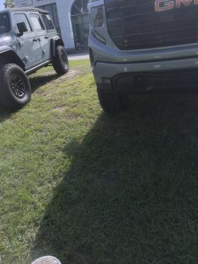 2025 GMC Yukon Elevation