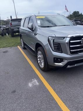 2025 GMC Yukon Elevation