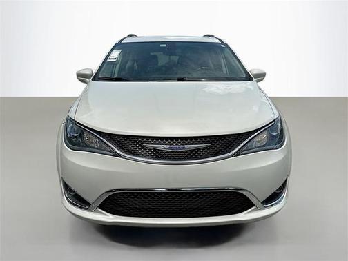 2020 Chrysler Pacifica Touring-L