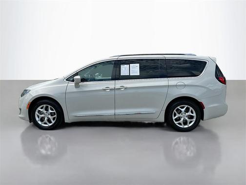 2020 Chrysler Pacifica Touring-L