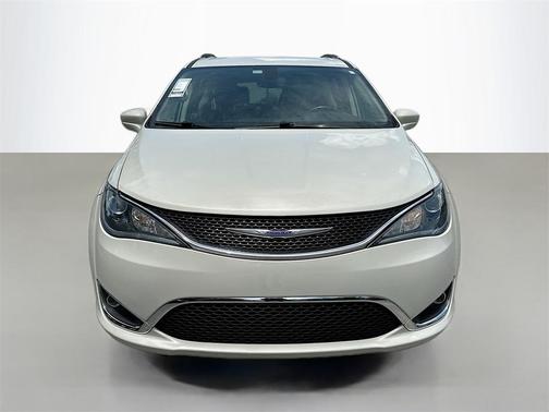 2020 Chrysler Pacifica Touring-L