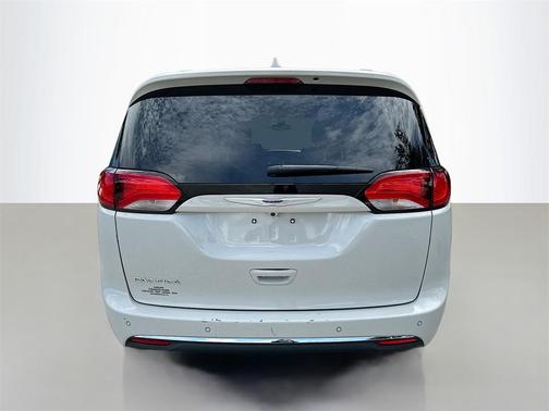 2020 Chrysler Pacifica Touring-L