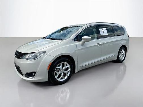 2020 Chrysler Pacifica Touring-L
