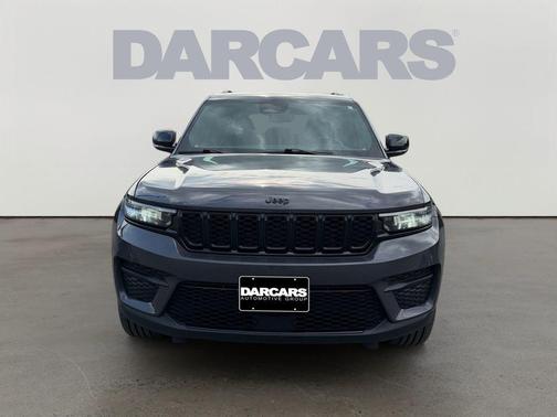 Metallic 2024 Jeep Grand Cherokee Laredo