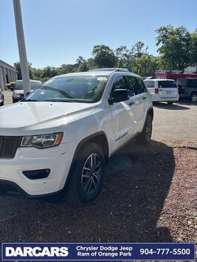 2020 Jeep Grand Cherokee Laredo E
