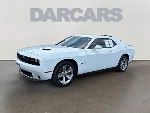White Knuckle Clearcoat 2017 Dodge Challenger SXT