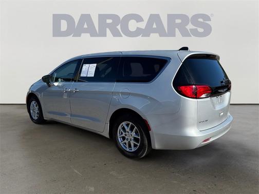 2024 Chrysler Voyager LX