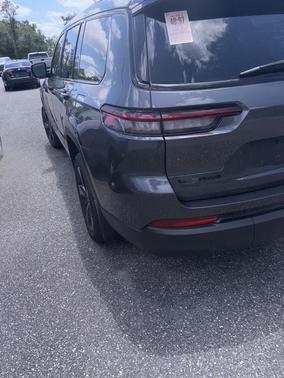 2022 Jeep Grand Cherokee L Laredo