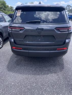 2022 Jeep Grand Cherokee L Laredo