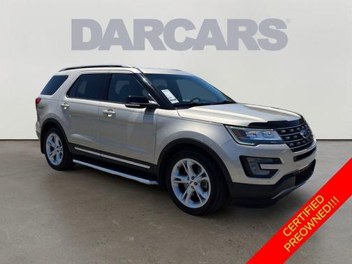 White Gold Metallic 2017 Ford Explorer XLT