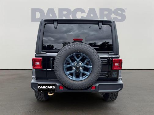 Black Clearcoat 2026 Jeep Wrangler Sport
