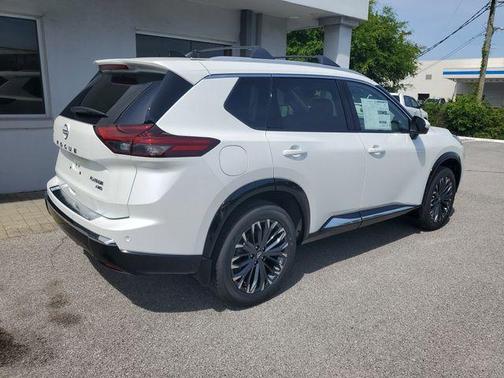 Everest White P 2026 Nissan Rogue Platinum