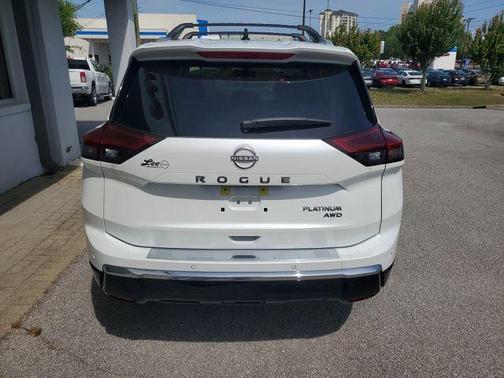 Everest White P 2026 Nissan Rogue Platinum
