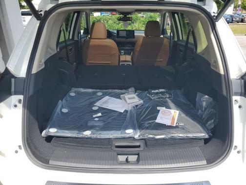 Everest White P 2026 Nissan Rogue Platinum