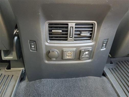 2024 Nissan Titan Platinum Reserve