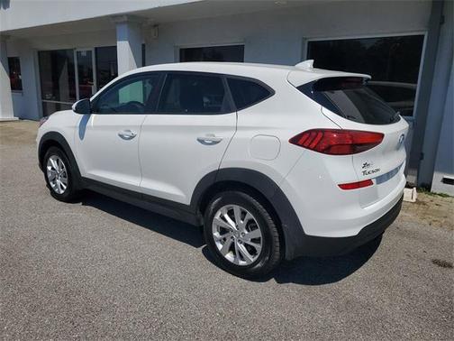 2021 Hyundai TUCSON SE