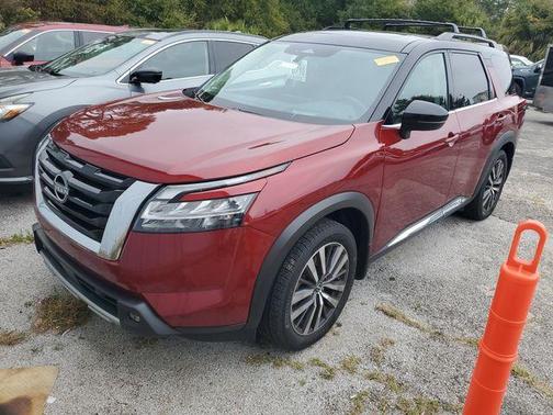2022 Nissan Pathfinder Platinum