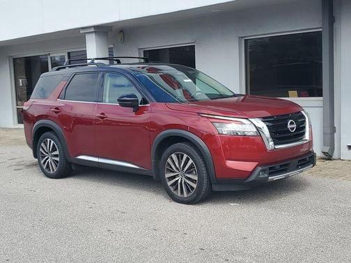 2022 Nissan Pathfinder Platinum
