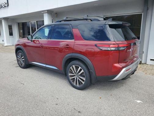 2022 Nissan Pathfinder Platinum