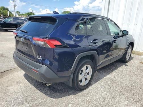 2020 Toyota RAV4 Hybrid XLE